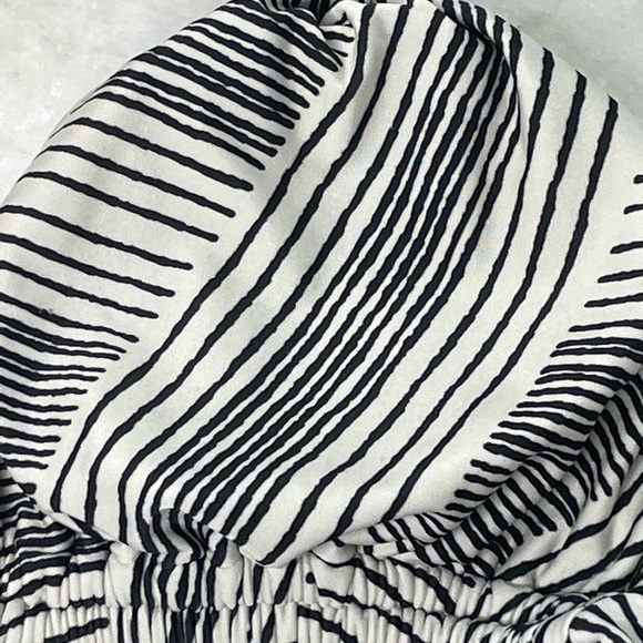 VIX Paula Hermanny bikini top only sz D halter black and white - Picture 3 of 6